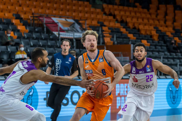 恩里克卷入 恩里克卷入