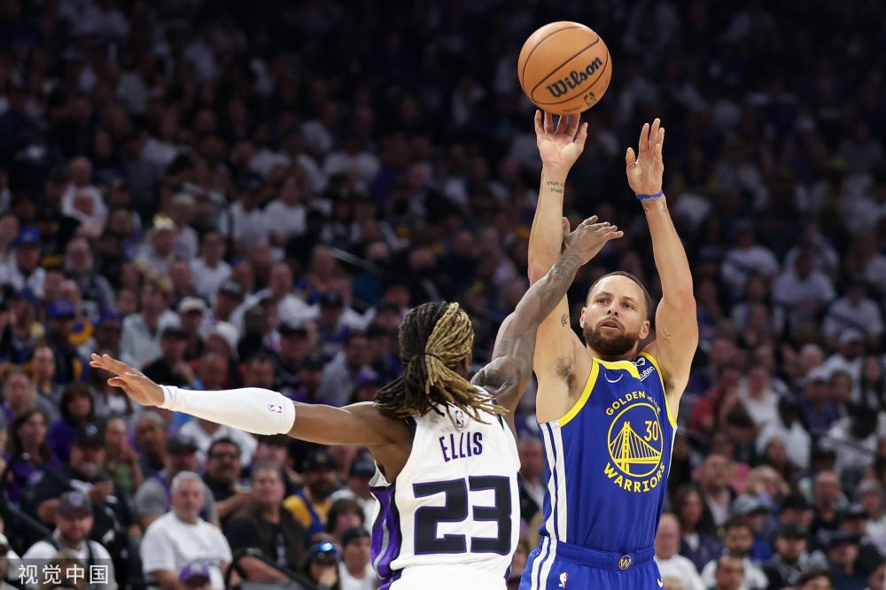 而球迷们的 而球迷们的