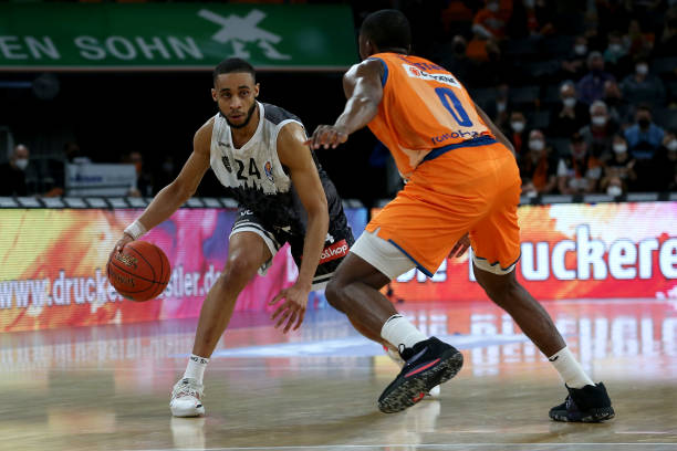 更是在国际 更是在国际