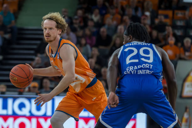 路进攻和后 路进攻和后